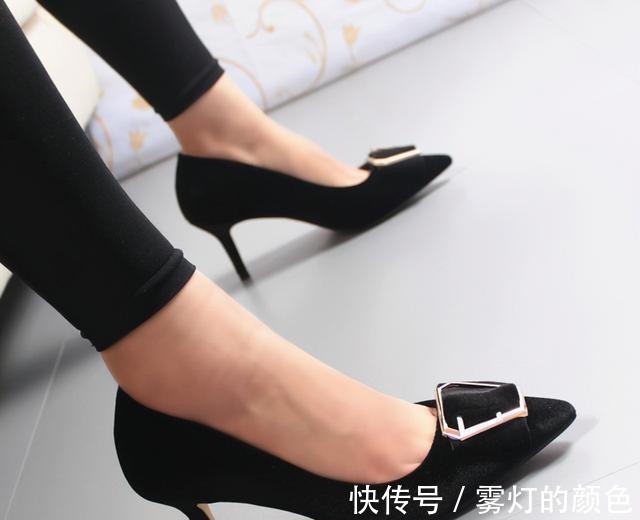 蝴蝶结 高跟鞋虽性感,但今年流行低跟鞋,优雅时尚有气质还不累脚