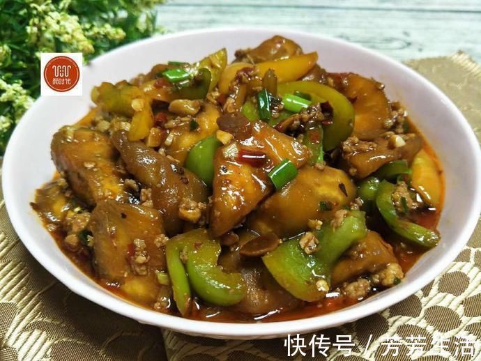下饭|夏天就该这样吃茄子，不用过油，软嫩多汁，美味又下饭，比吃肉香