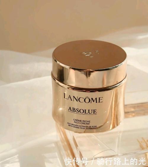 断货王|那些“断货王护肤品”太坑了,粉水、黄油均上榜,用完长痘还过敏