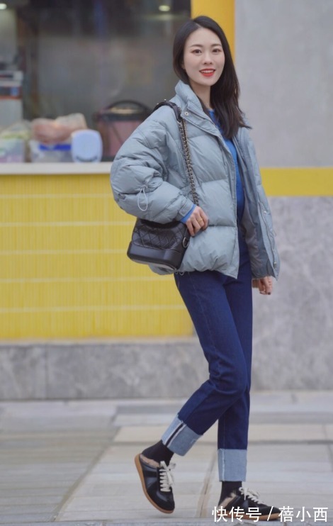 女生|小个子女生别只穿打底裤了,九分牛仔裤才是衣橱必备,配短靴超美