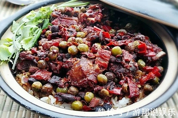 家宴的餐桌上荤素搭配最好吃，清爽可口，喷香解馋，百吃不腻