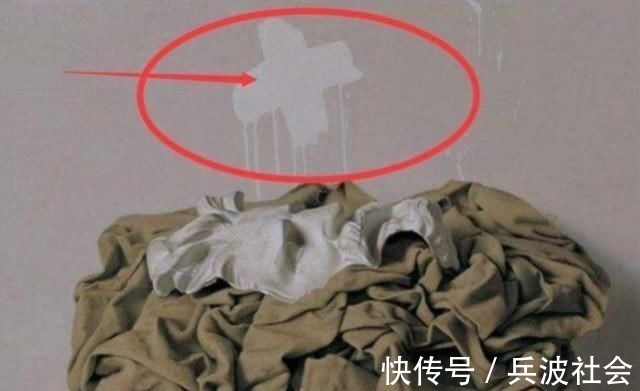 麻布$冷军画了一个面具,卖了300万,看到墙上的符号,网友:有点吓人