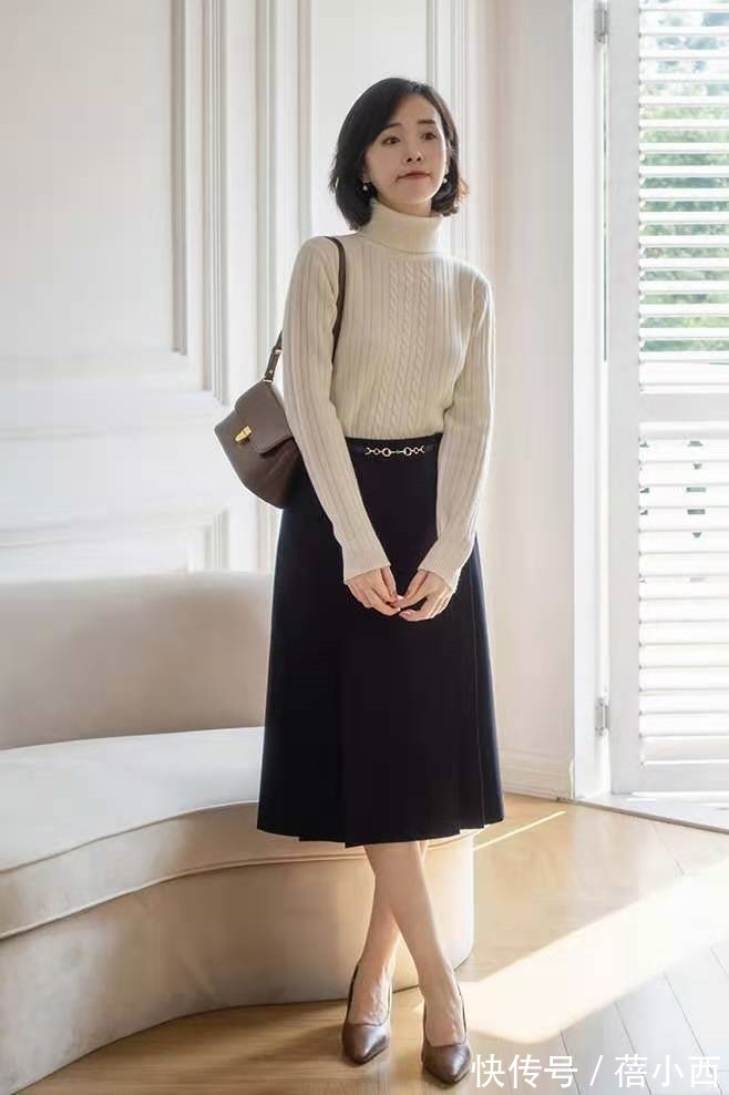 毛衣|“高领毛衣”怎么穿才洋气?建议搭配这4件下装,照穿就很显气质