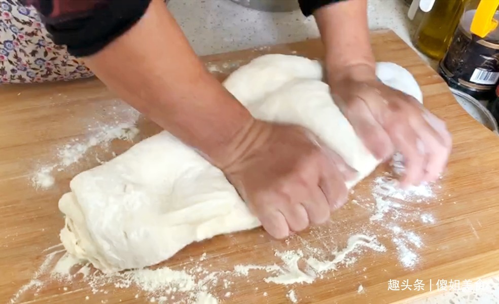 秋天发面,掌握1点,8分钟发满盆,蒸出的馒头比面包还香特好吃