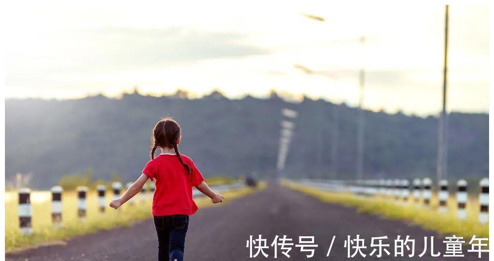 潜意识|发现孩子有这4种表现,就是“缺爱”了