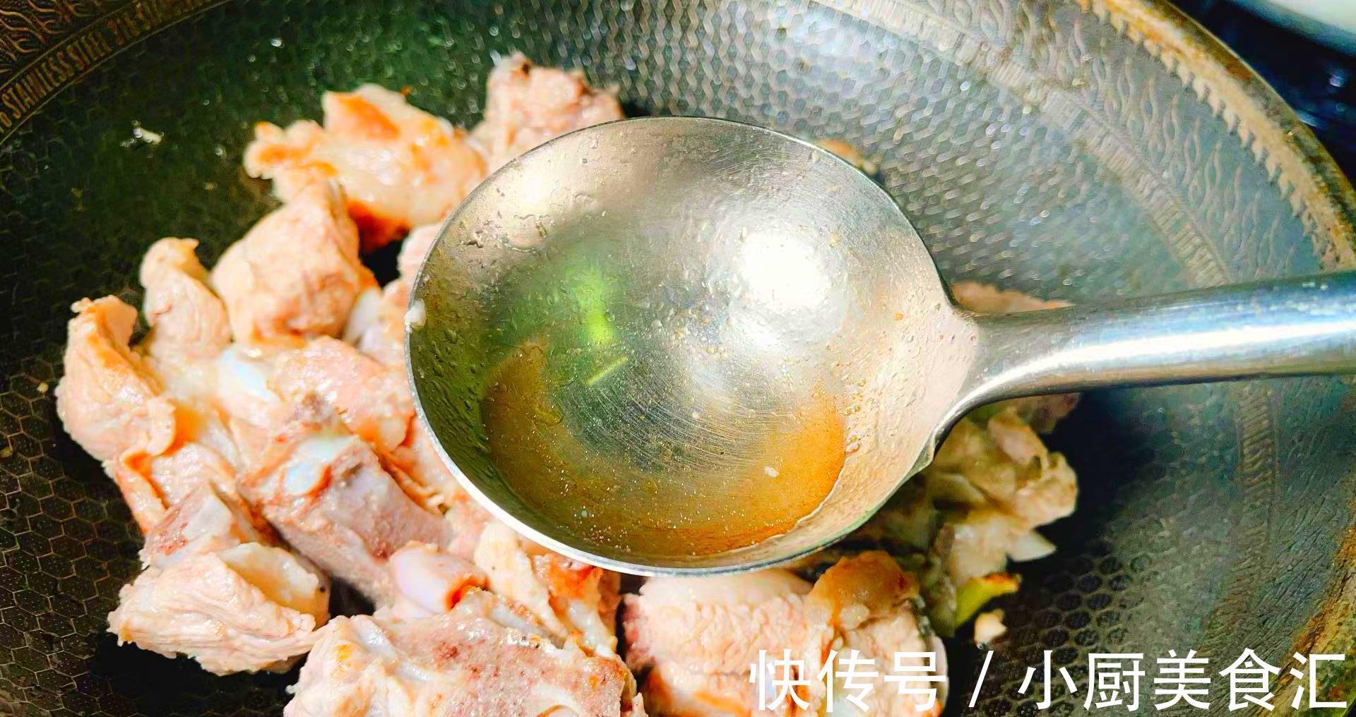 碱性水|炖排骨，有人先焯水，有人直接炖！厨师长：都不对，教您正确做法