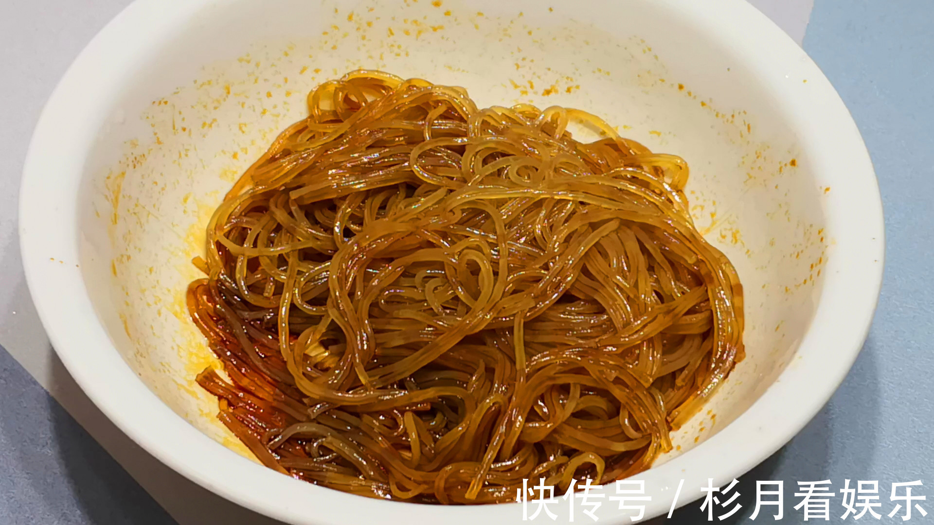 做白菜炖粉条时,要牢记“3要点”,炖出的菜味道正,鲜香四溢!