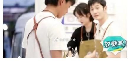 厨师|“生死未卜”的《中餐厅》开播,黄晓明与合伙人接受无厨师挑战