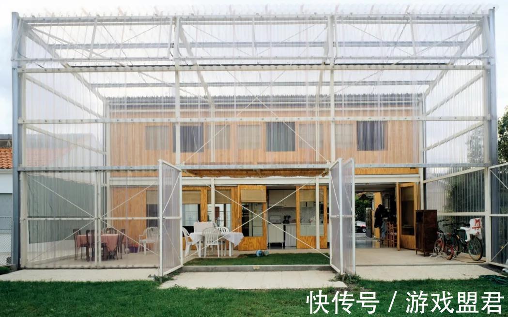 重装|头回见有人这样封阳台，好聪明，真想把家里的阳台拆了重装！