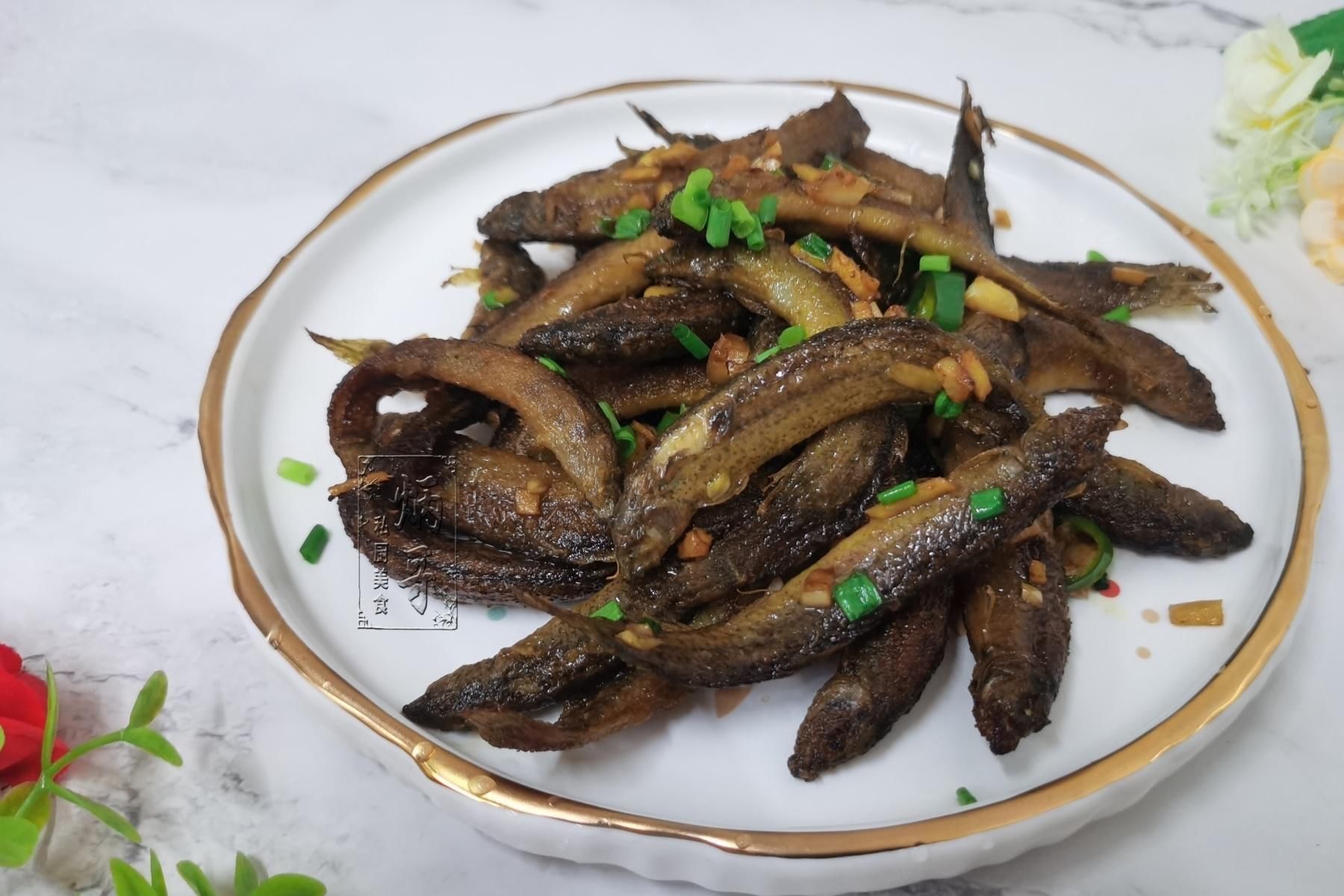 全身都是宝的鱼,营养比鳗鱼还高,河里越来越少了,有钱吃不到!