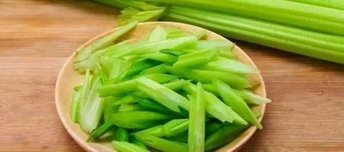 人到中年想养生,3种食物轮着吃,排毒养颜、美白肌肤、抗衰老