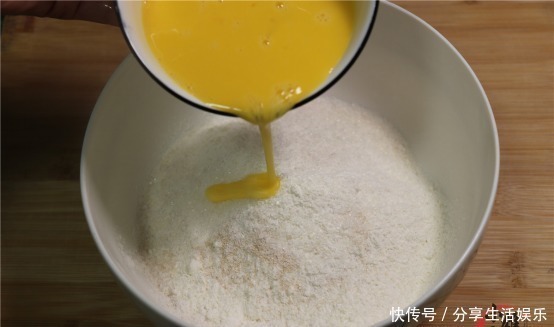 鸡蛋|想吃鸡蛋面包不用买，学会这个配方，面包个个都蓬松开花