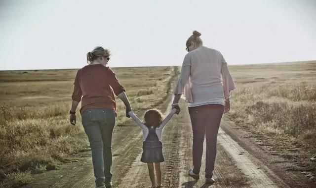 运动|孩子个子矮怎么回事?3岁前宝宝这样做运动,后天身高发育差不了