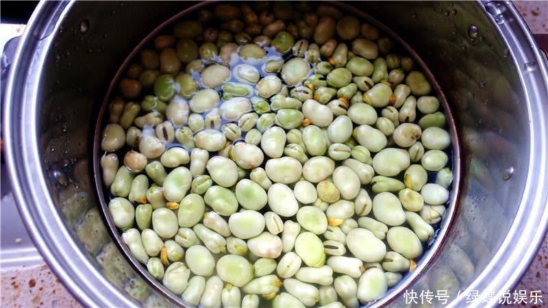 小葱|蚕豆最好吃的做法,简单美味,外酥内嫩,下饭更下酒!家人吃不够