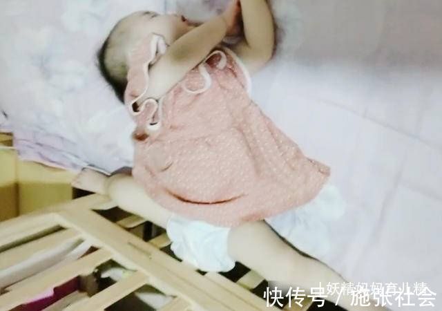 宝宝|如果宝宝睡姿也分级?这些“高难度”动作,体操冠军也做不到