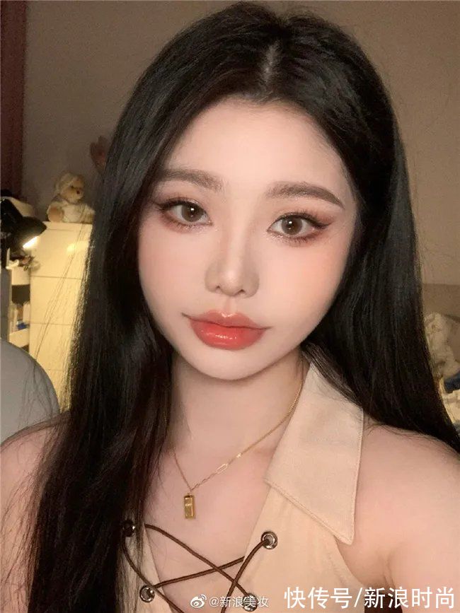 《单身即地狱》爆火的塑料脸奶凶猫系宋智雅 凭什么？