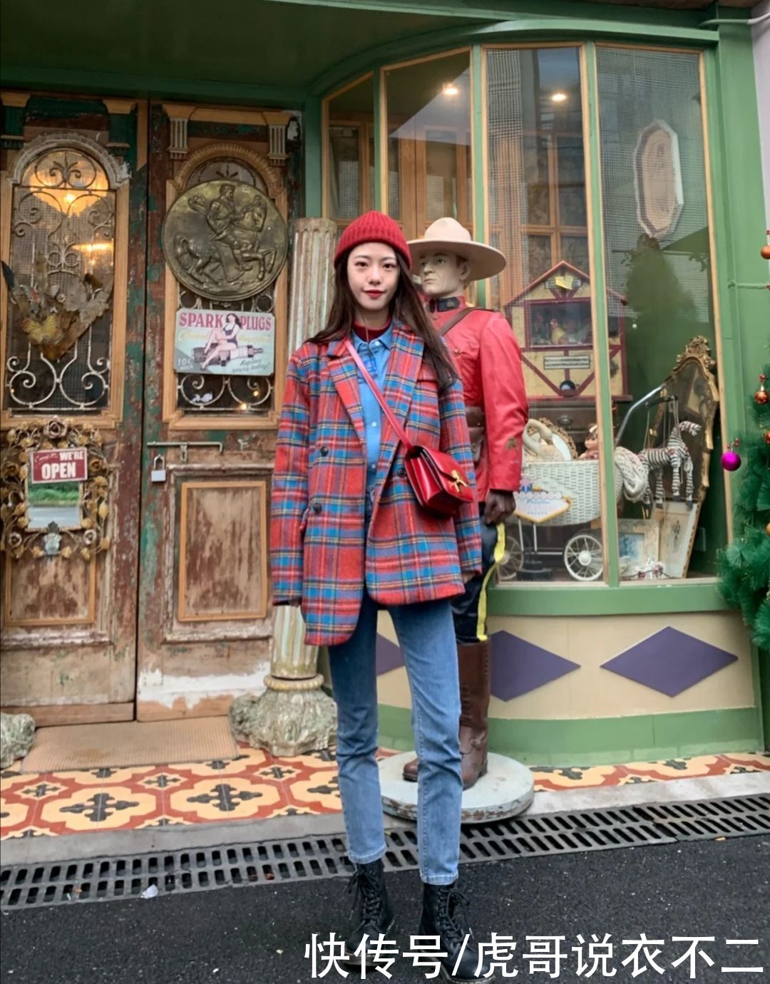 冬日里穿什么最炫？当然是格纹小西装了，轻松变身“复古女王”