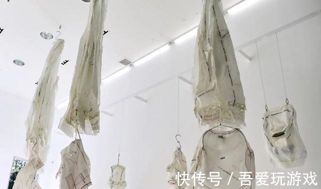 asic 用废弃安全气囊做鞋,都能炒到 2 万元!