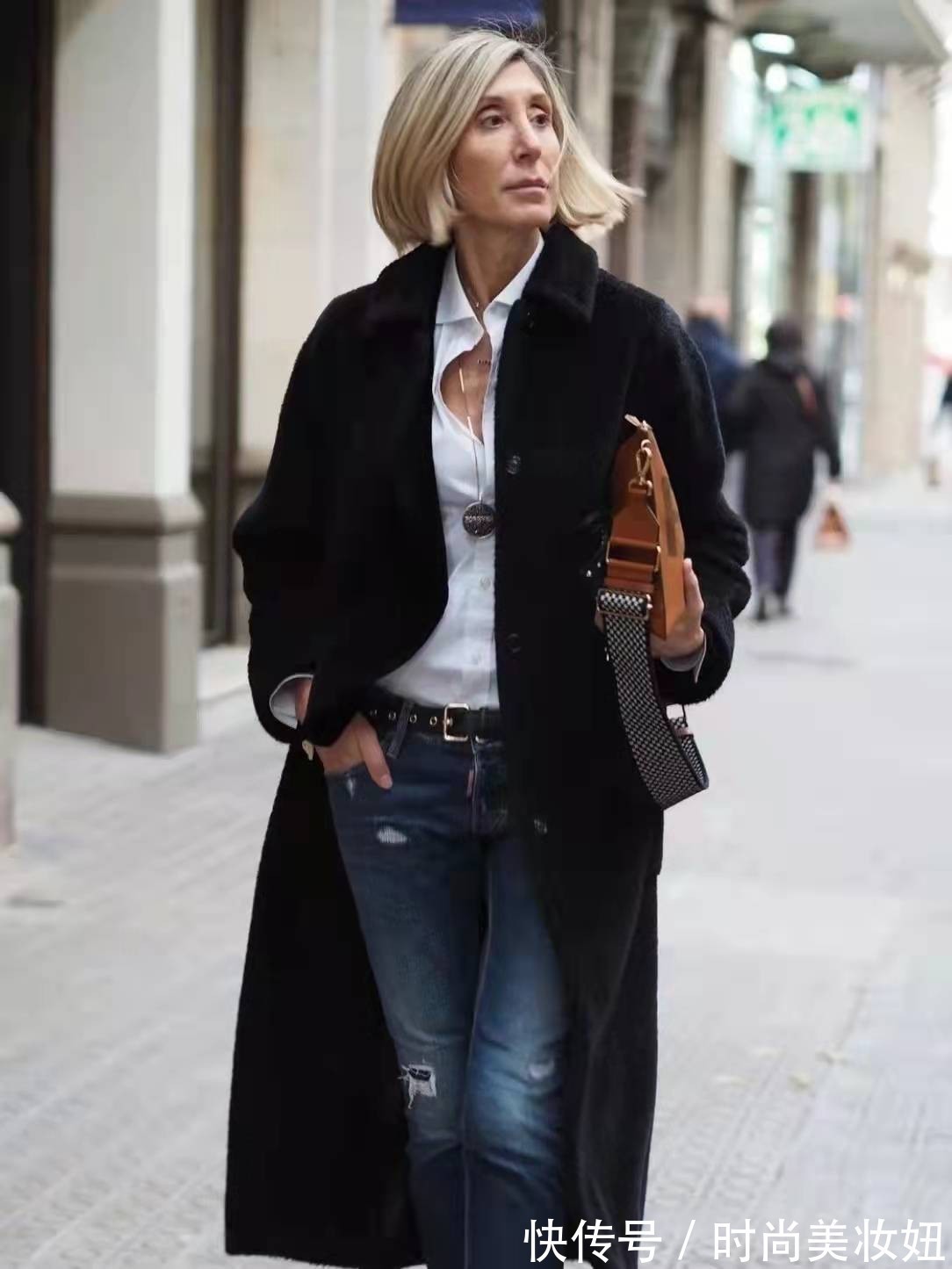 气质 这才是“教科书般”的气质穿搭,50岁也穿得高级体面,美翻了
