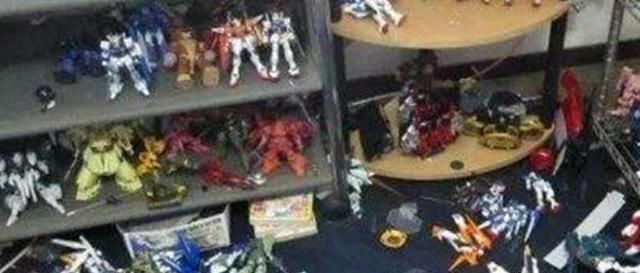 眼界|“一堆破塑料值20万”熊孩子打碎手办,家长拒绝赔偿想钱想疯了