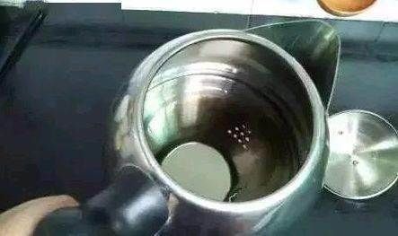 水壶|不管多厚的水垢,只要水壶内撒一把,水垢自动往下掉,一冲就干净