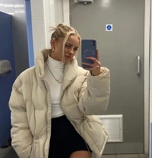 不论搭裙子还是穿裤子，一定要牢记“上下法则”，时髦不是问题