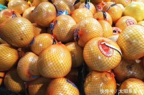 柚子该买圆的还是尖的?一位果农说漏了嘴,看完很容易买到甜柚子