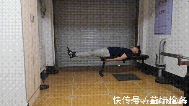 骨盆|只用板凳就能健身，用这5个动作锻炼下肢，每一个都是增肌神器