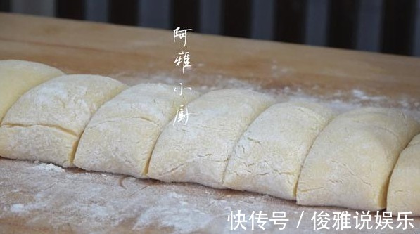 玉米面最好吃的做法，比蛋糕还好吃，粗粮中的精品，孩子一次吃俩