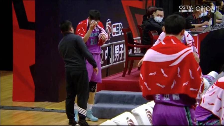 朱榮振|雖敗猶榮！山東男籃97:114不敵遼寧，喬文瀚拼到血灑賽場(chǎng)