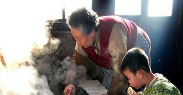 薇薇|妈妈带娃猛长个子,奶奶带娃就不长了偷身高的“元凶”找到了