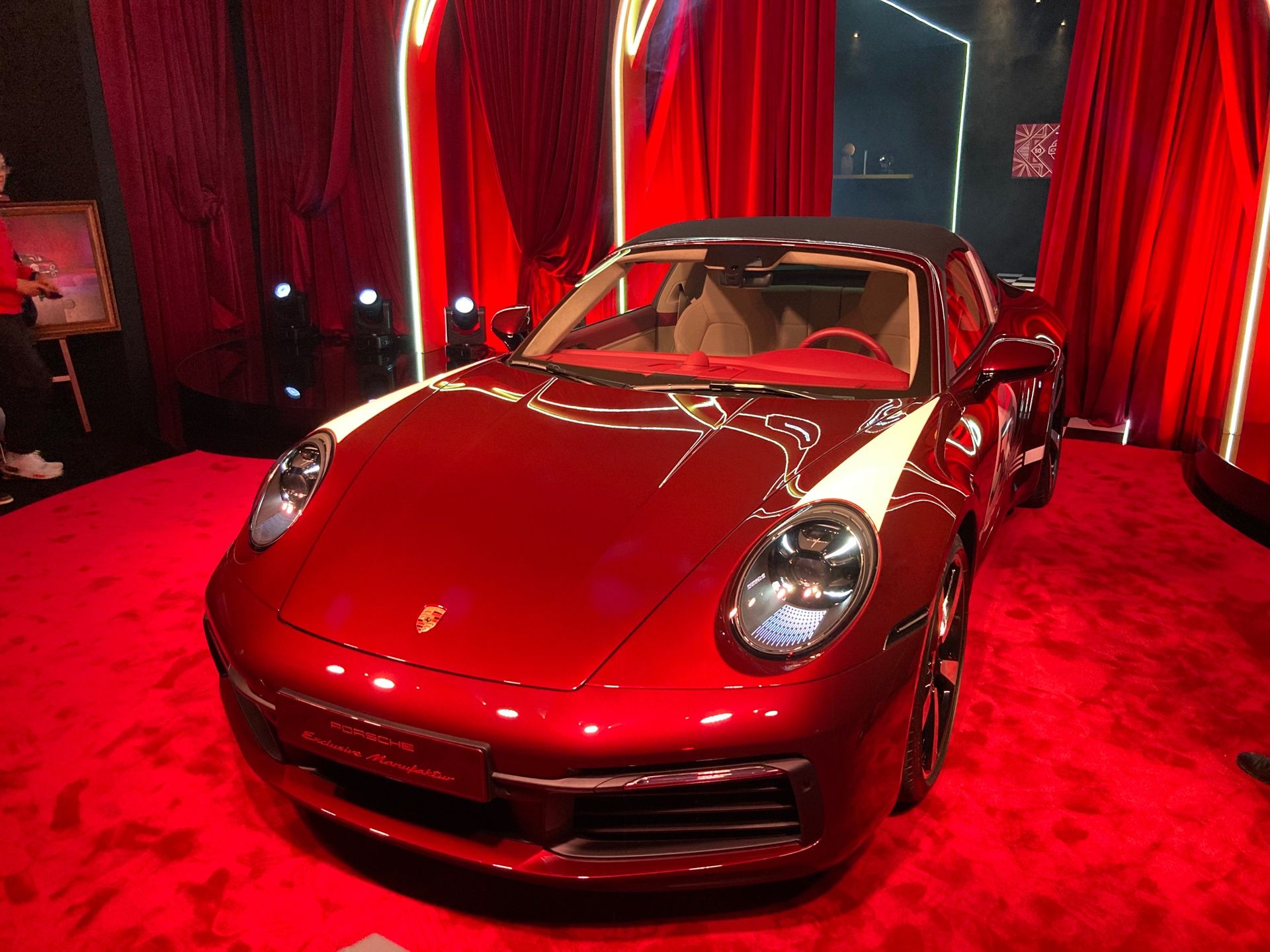 首发|售价216.10万元 保时捷911 Tara4S特别版国内首发