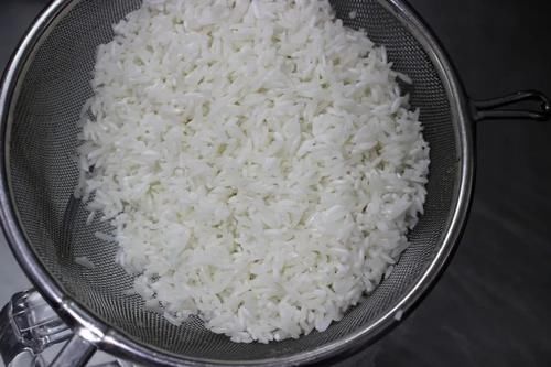  锅巴|电饭锅一焖就搞定的煲仔饭，有肉有菜还有焦脆锅巴！