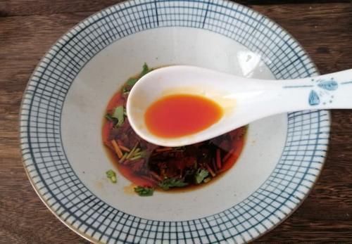 美食精选：酸辣粉，自己在家做，酸辣开胃，5分钟搞定