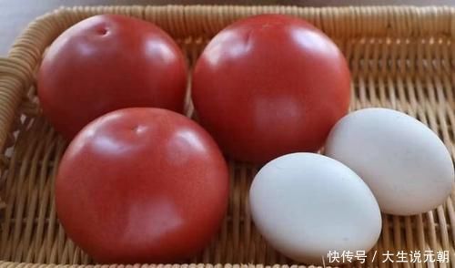 西红柿加2个鸡蛋,这样做连吃一周都不腻,无油无水,好吃又健康