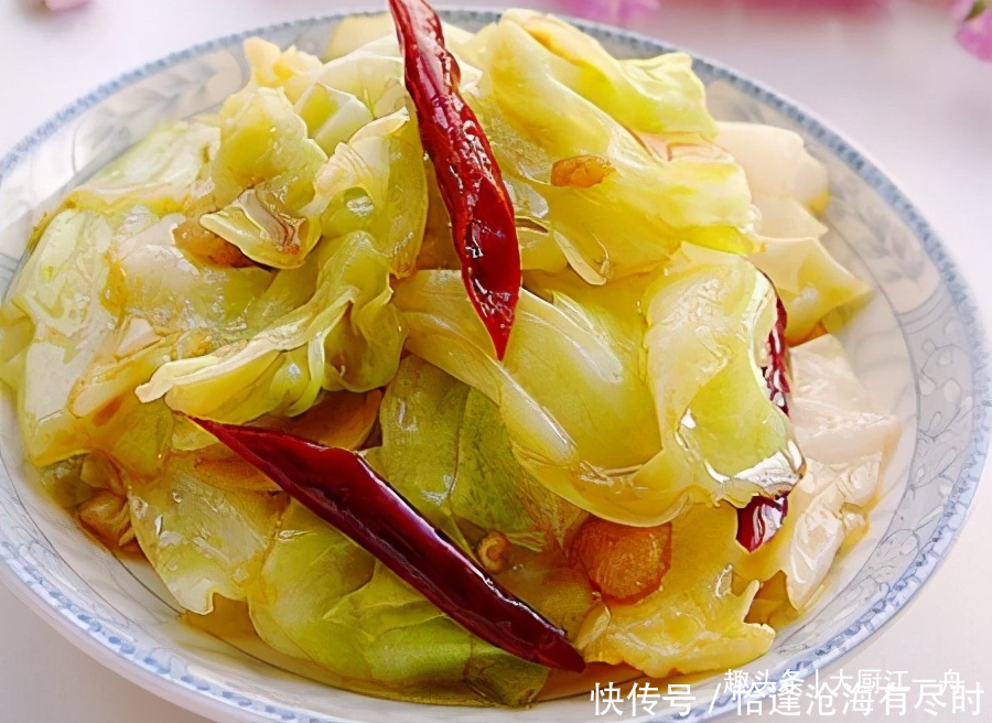 过瘾|手撕包菜想做好不简单,掌握这几招,包菜脆嫩不出水,比吃肉过瘾
