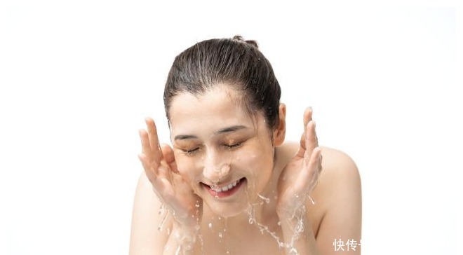 毛巾|女生洗脸时最好别“这样做”,否则会越洗越丑,可惜很多人已中招