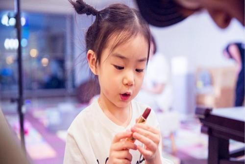 忠告|“请别把孩子打扮得过于好看”,李玫瑾教授的忠告,要听得进去