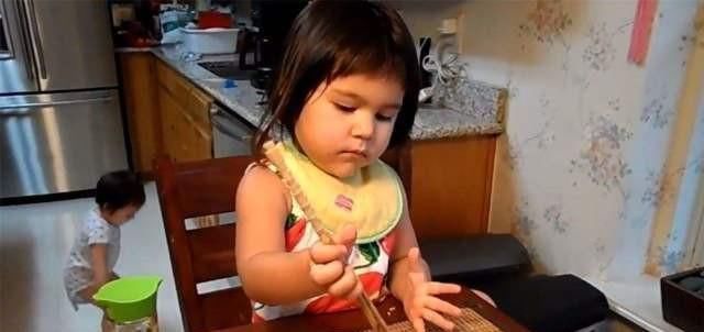 回国|英国小姑娘有多喜欢吃中餐在中国待三年,回国时差点没认出来