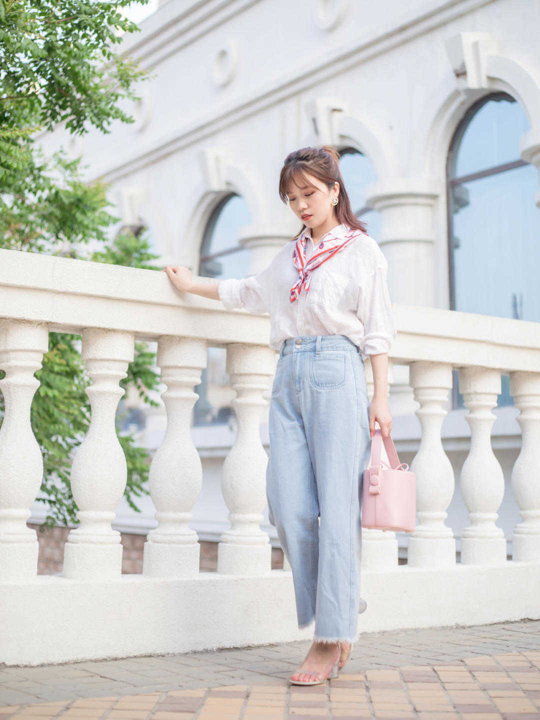 秋天|衬衫这样穿很耐看,学会这几个搭配技巧,提升气质还减龄