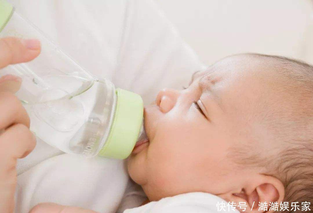 宝宝|婴儿出生后,是先喝水还是喝母乳?很多人都做错了!