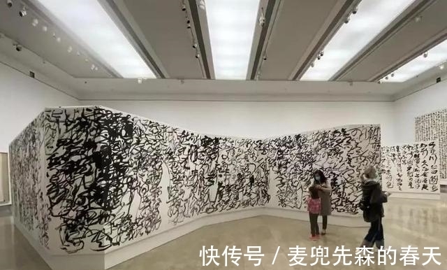 炮轰!作家余秋雨炮轰丑书:没有审美公德的佑护,美永远战胜不了丑