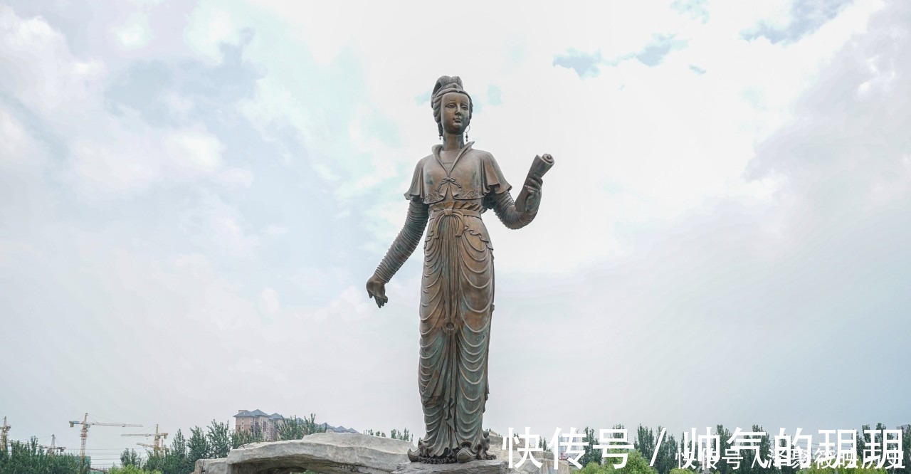 李清照@李清照晚年最经典的一首词,开头14个字,惊艳后世900年