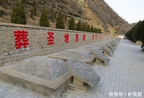 危险|周恩来一生最危险一次,警卫做替身才得以逃生,祭奠警卫时泪流满面