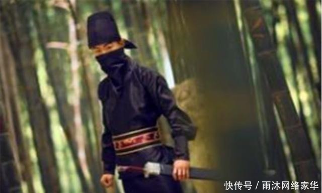 苏轼!上联:小偷偷偷偷东西,下联一出便成千古绝对,横批一出就更妙了