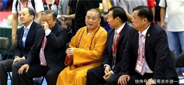 释永信,一个离经叛道的和尚,饱受外界质疑,却有一本事无人能及