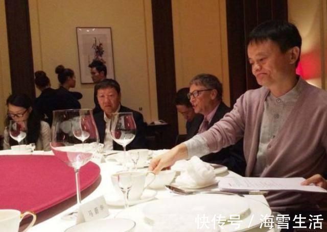 马云|马云请世界首富吃饭，桌上的菜一共花了多少钱说出来你可能不信