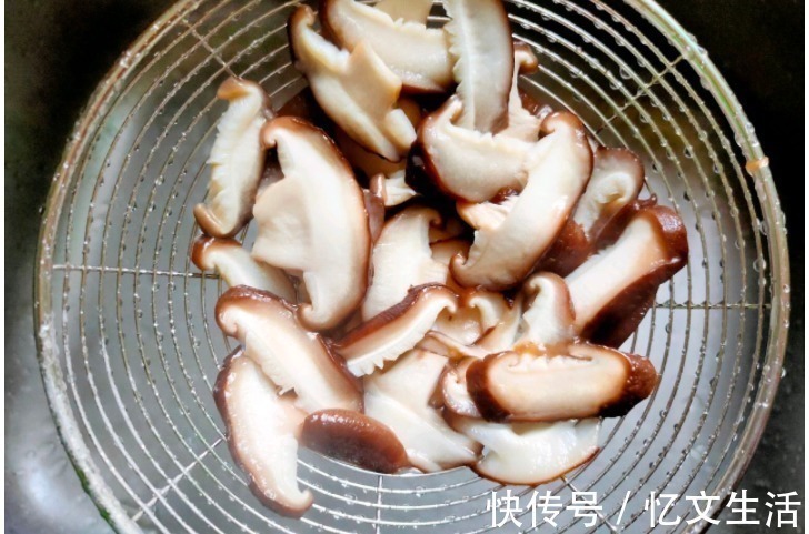 豆类|低脂健康,营养搭配均衡的一道菜,鲜香软滑,素菜也可以很好吃