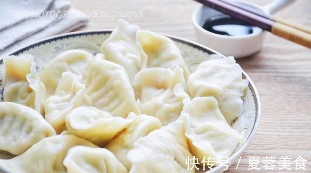 入秋后,我家最爱吃这菜包的饺子,比韭菜鲜,比肉香,便宜又营养