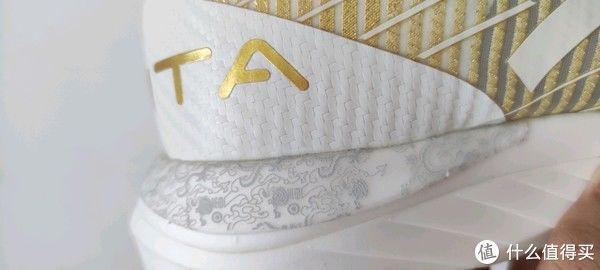 挑灯论鞋|闲来挑灯论鞋 篇六十四:痛点小改,渐趋无敌——C202gt奥运配色开箱及对比